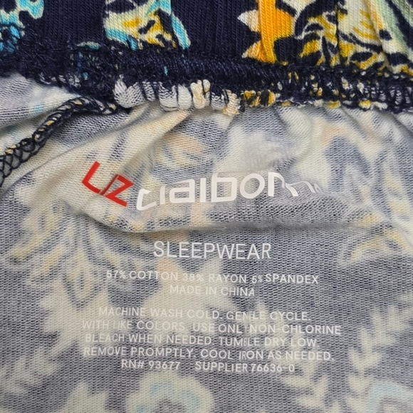 NWT Pajama Set Liz Claiborne XS Short Sleeve Tee Capris Pants Navy Blue Floral - Picture 9 of 12